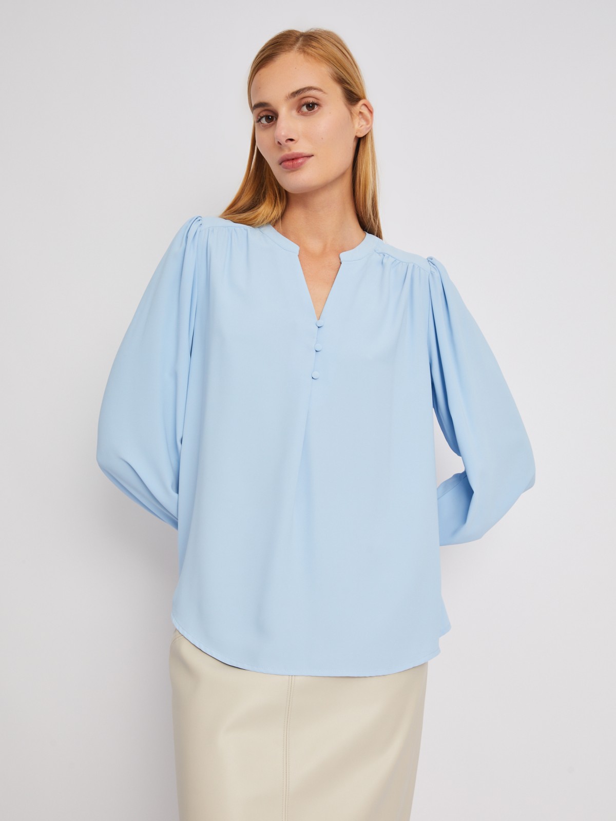 Блузка с объёмными рукавами и V-образным вырезом на груди zolla 024121159122, цвет светло-голубой, размер XS - фото 3