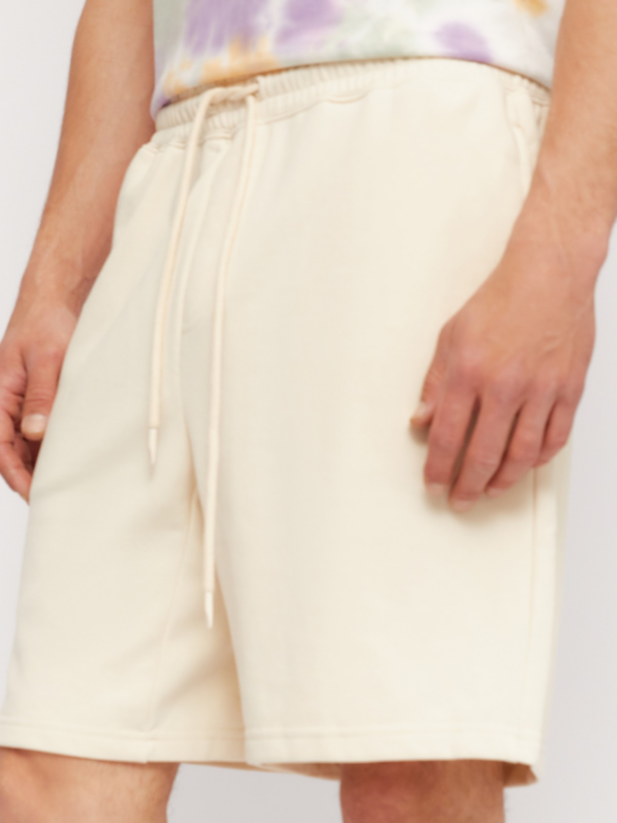 Трикотажные шорты на резинке