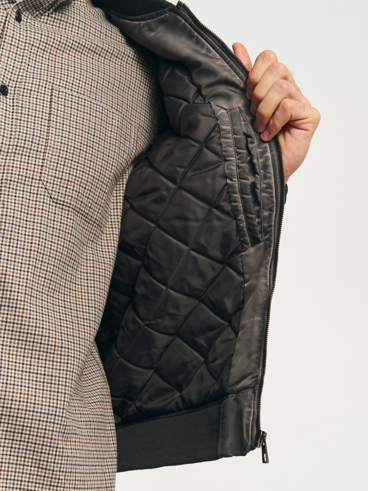 Тёплая куртка-бомбер на синтепоне