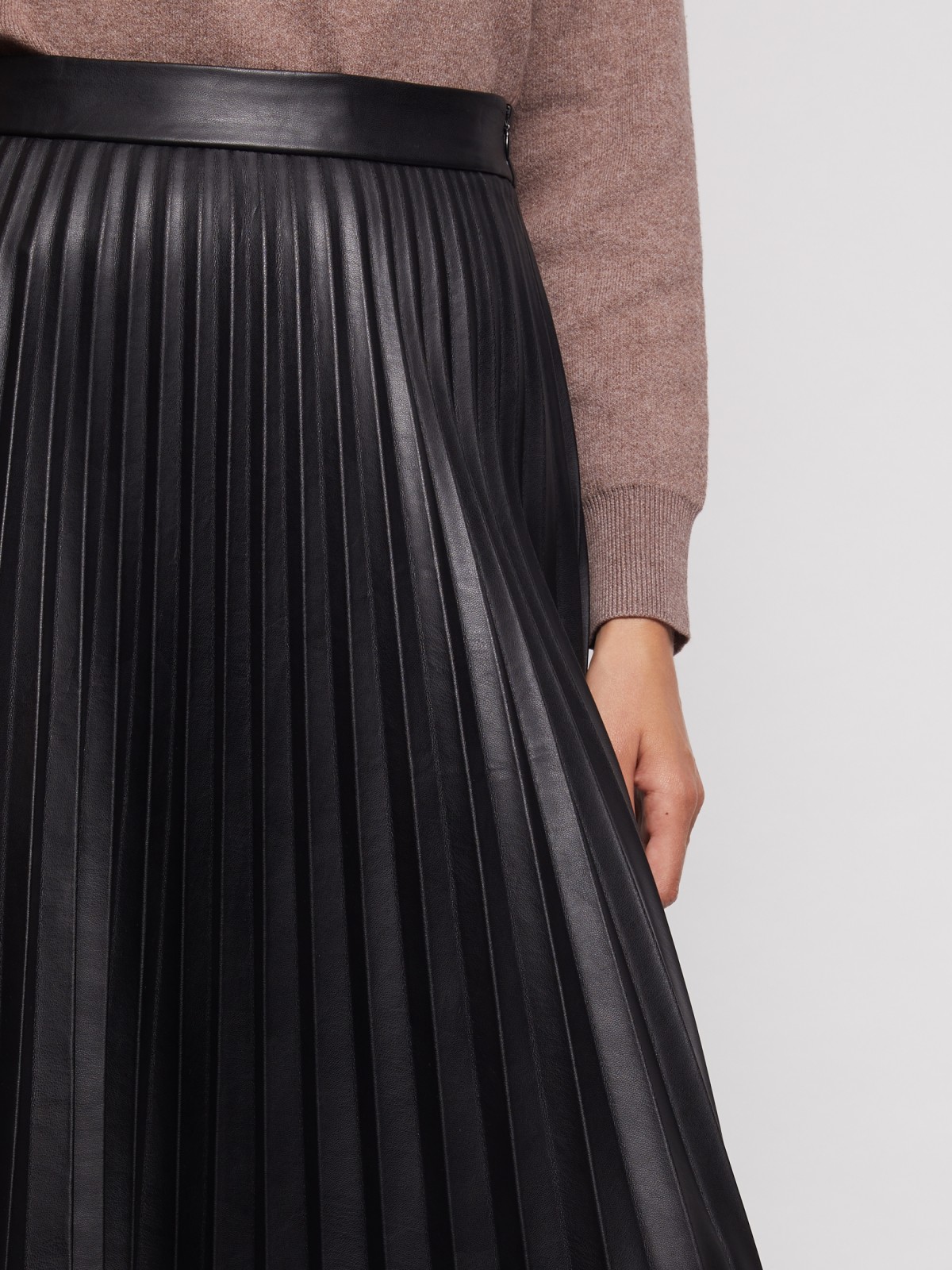 Плиссированная юбка из экокожи zolla 02134781Z021, цвет черный, размер XS - фото 4