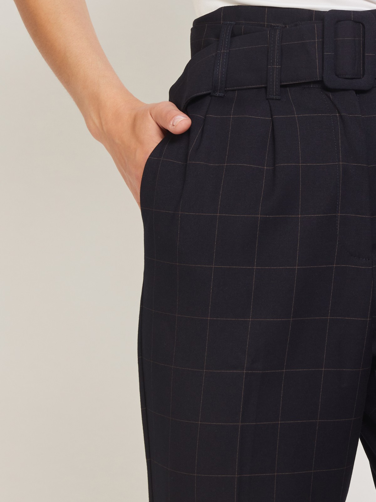 Зауженные брюки высокой посадки