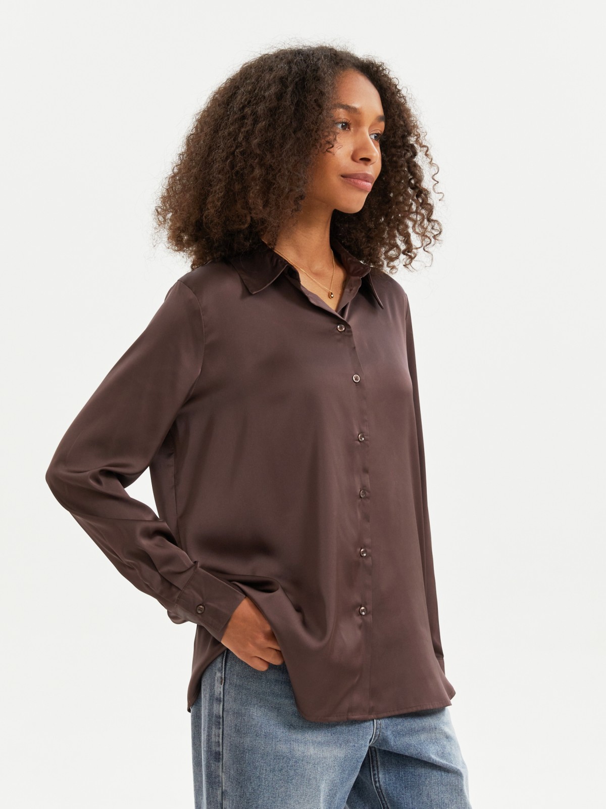 Атласная прямая рубашка с длинным рукавом