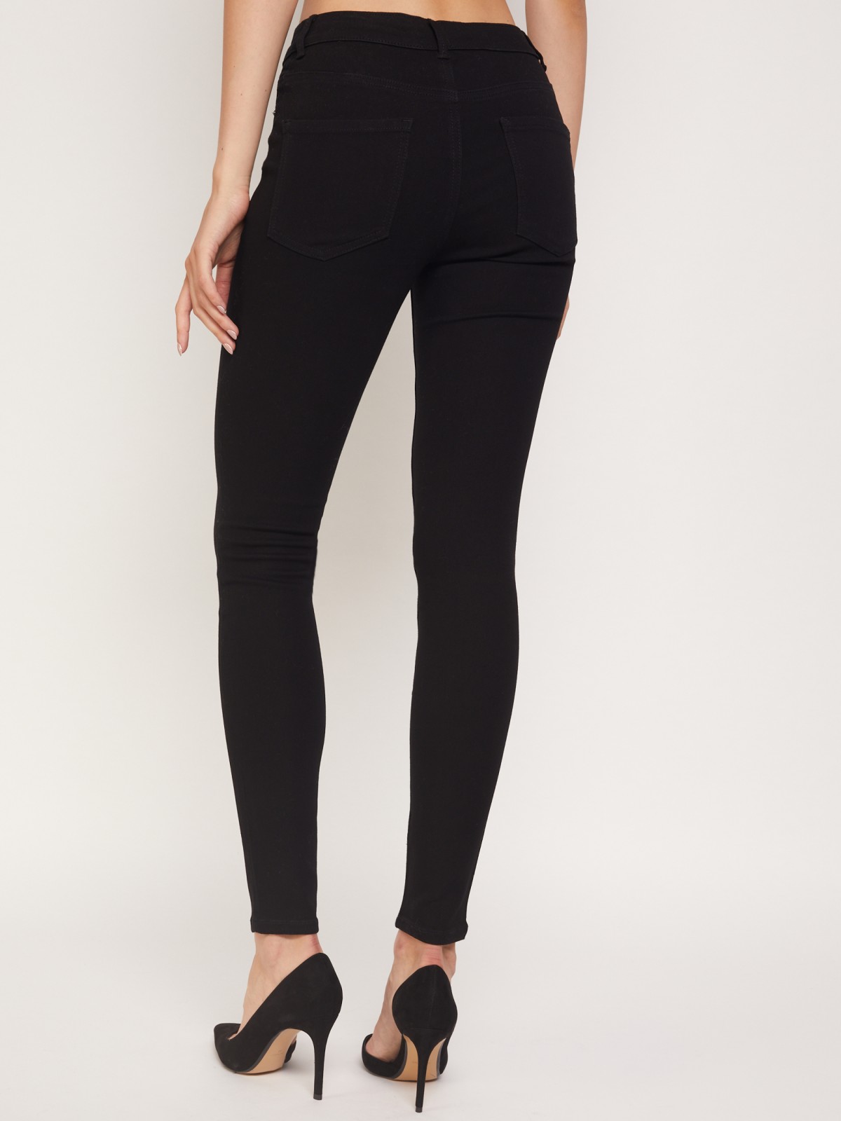 Джинсы силуэта Skinny