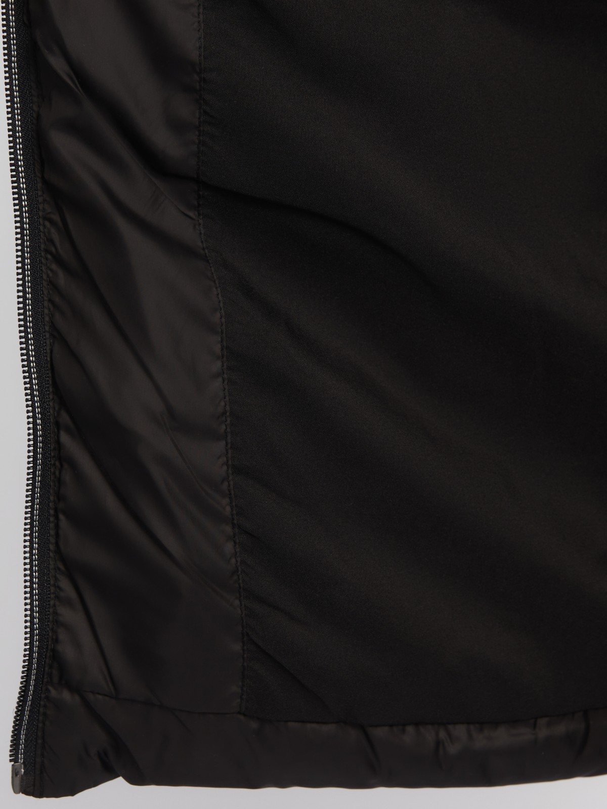 Утеплённая короткая куртка на молнии с воротником zolla 024135112154, цвет черный, размер S - фото 5