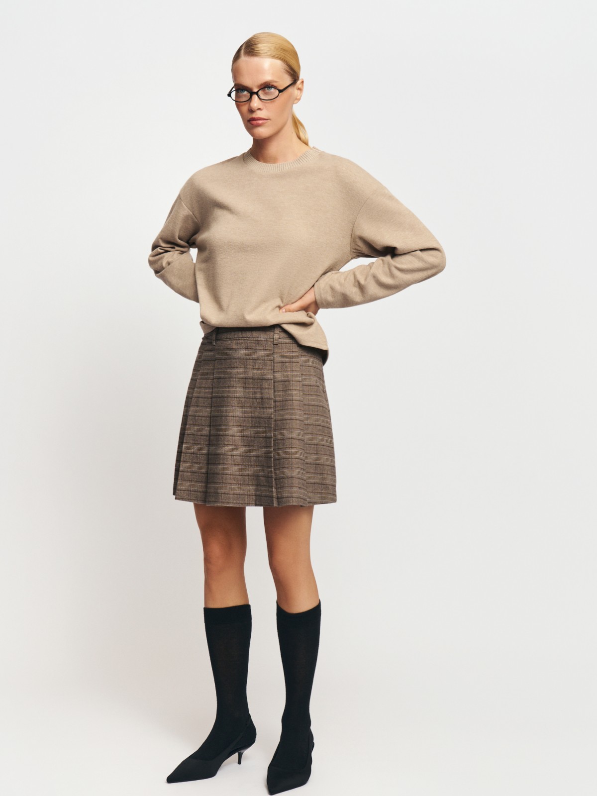 Юбка мини фасона скейтер в складку