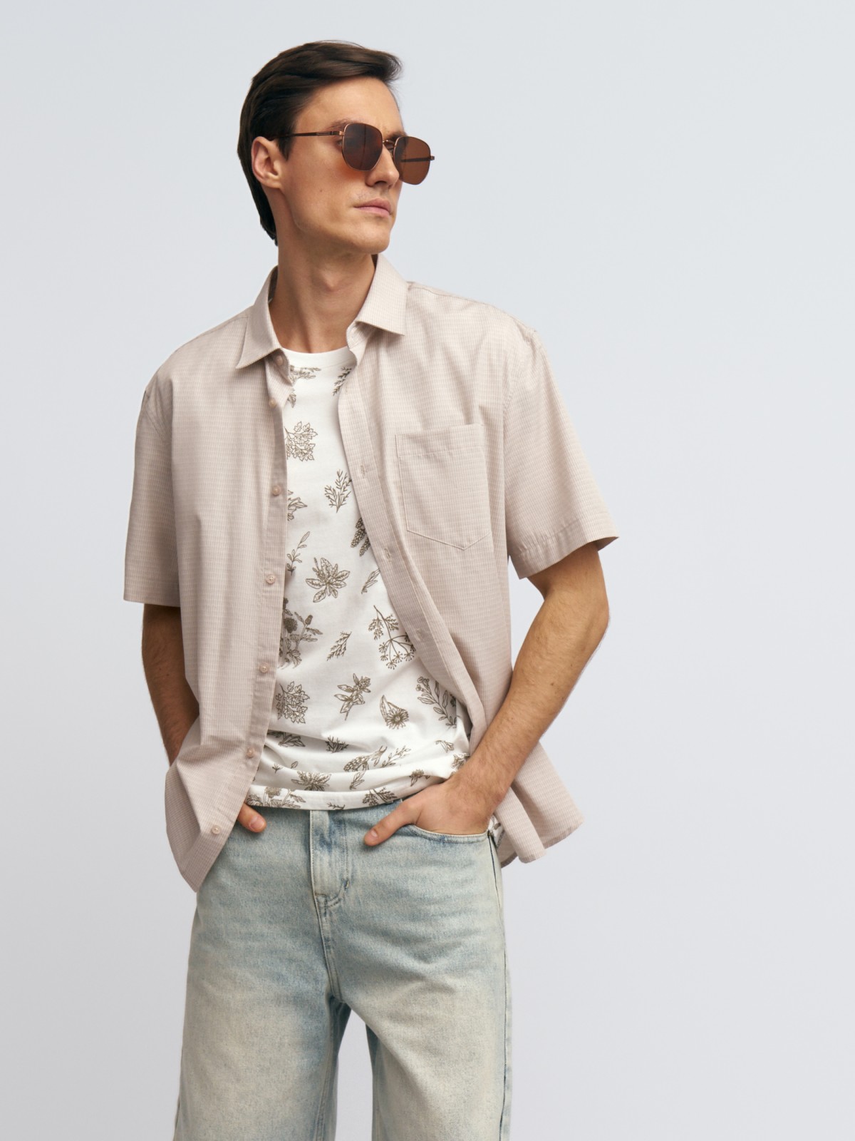 Футболка из хлопка с растительным принтом