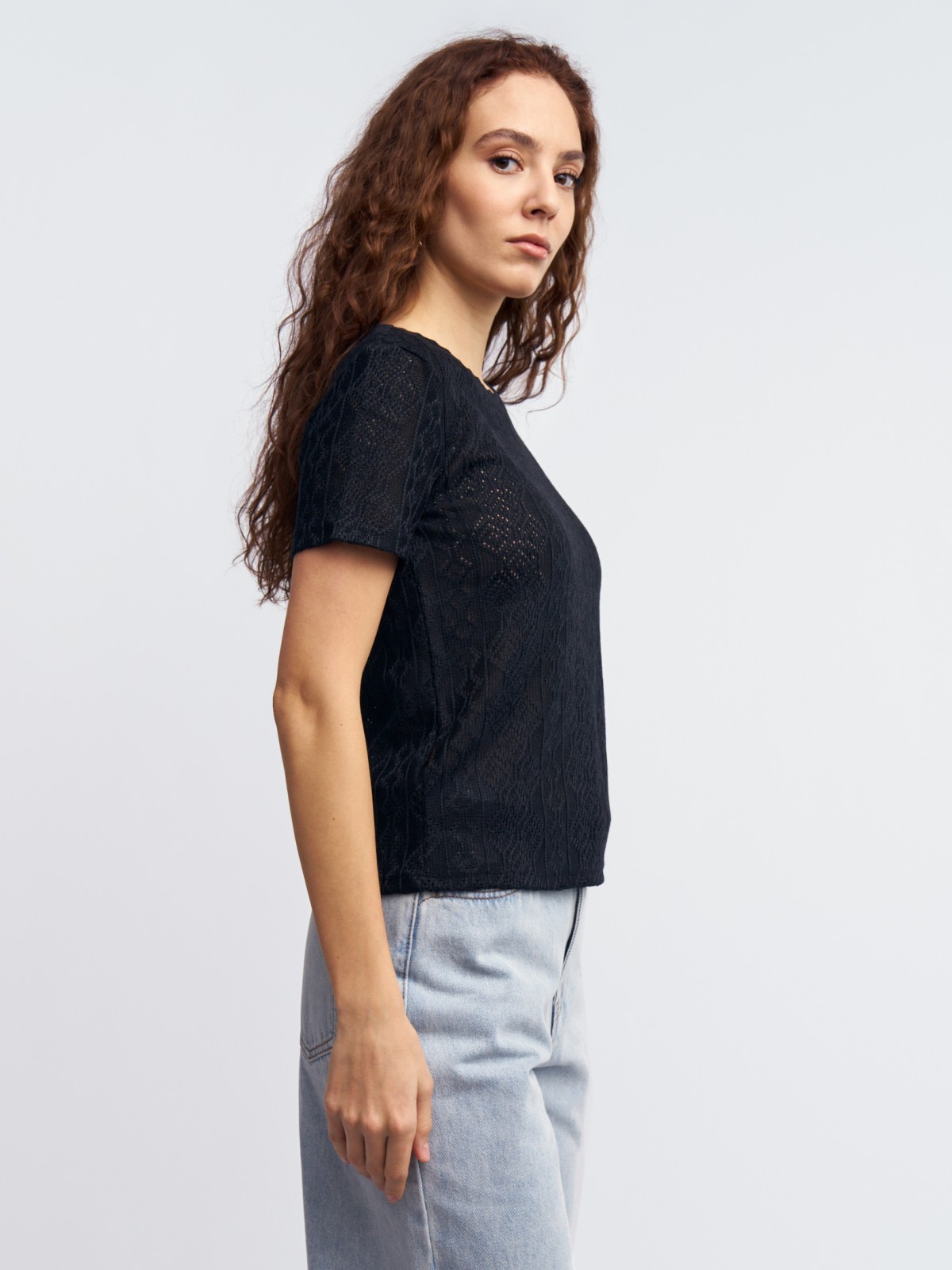 Футболка-топ из ажурного вязаного трикотажа