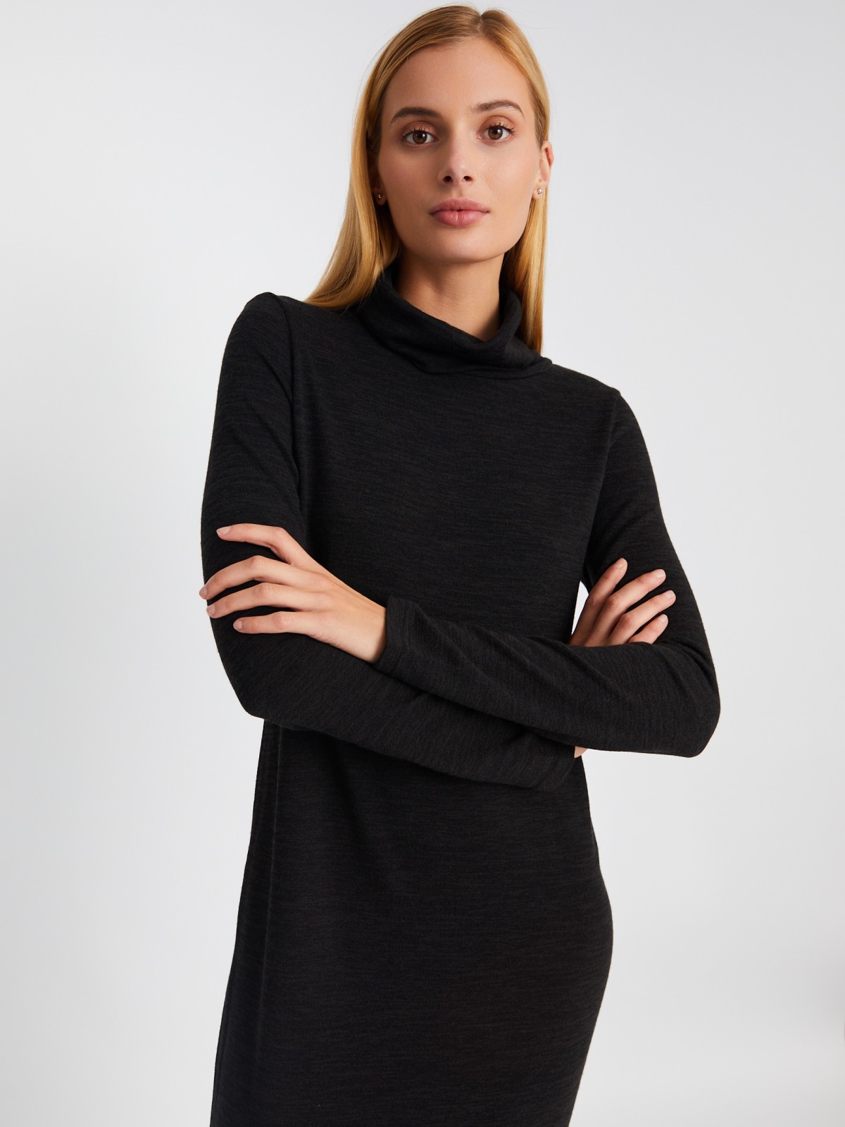 Трикотажное платье-свитер длины миди с высоким горлом zolla 02334819F062, цвет темно-серый, размер XS - фото 4