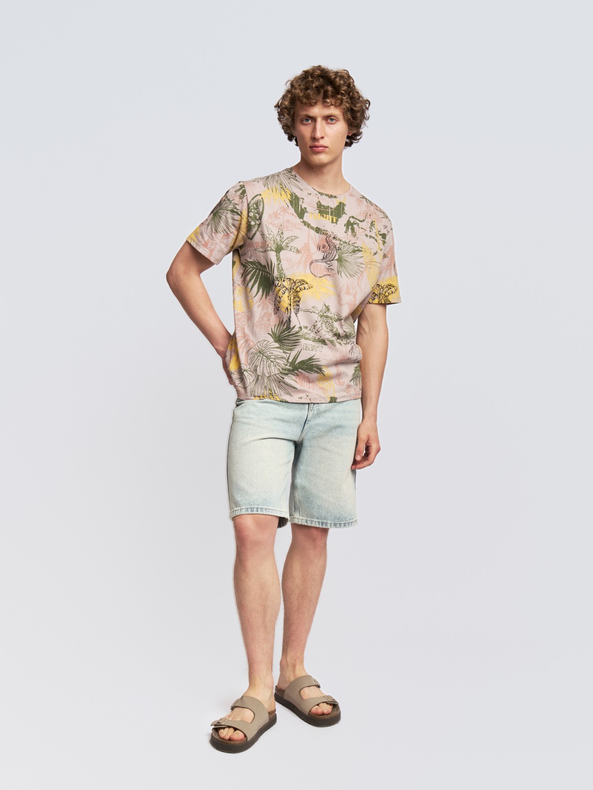 Футболка из хлопка с тропическим принтом