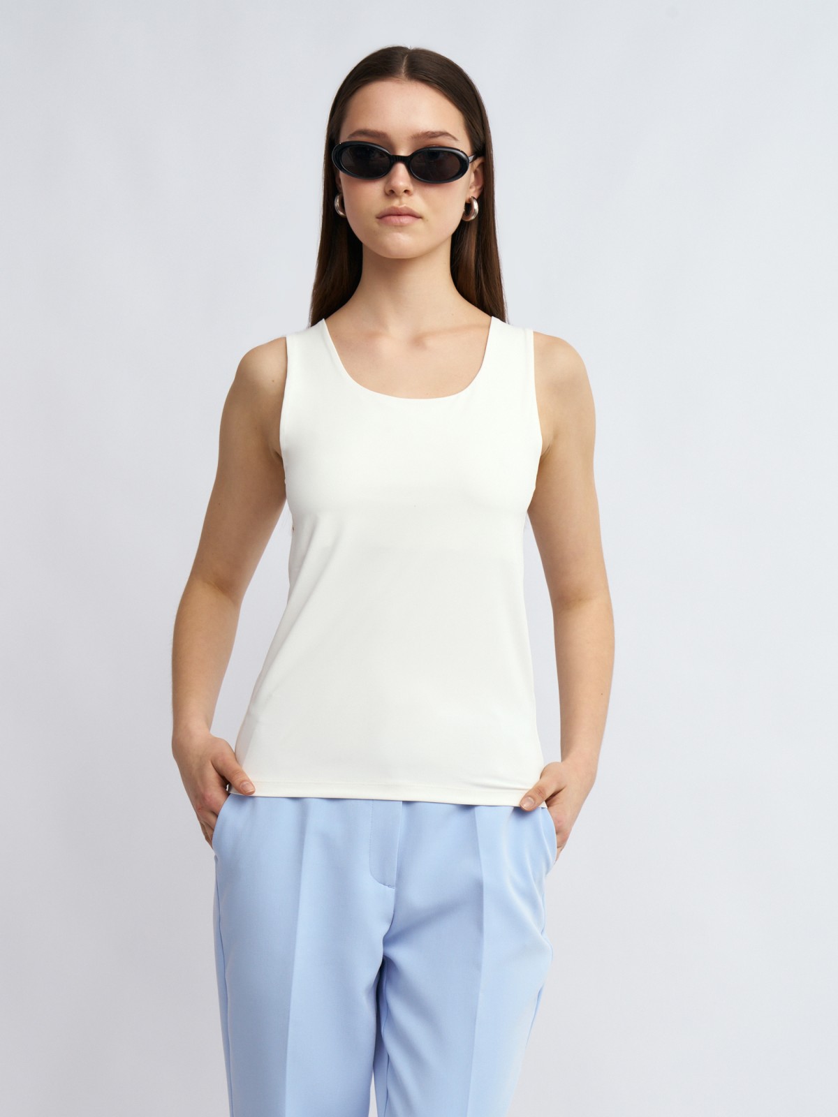 Бесшовный топ-майка без рукавов