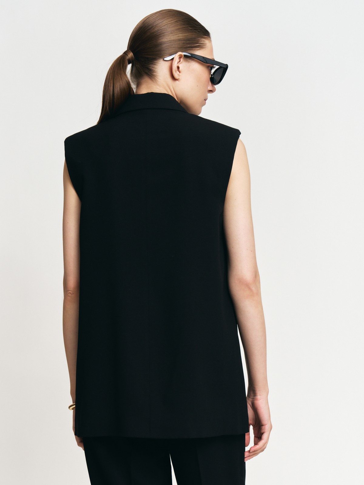 Классический удлинённый жилет на пуговицах