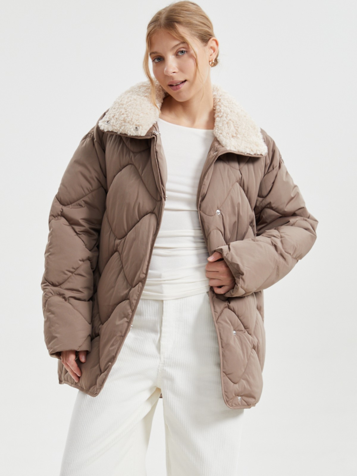 Тёплая стёганая куртка с воротником