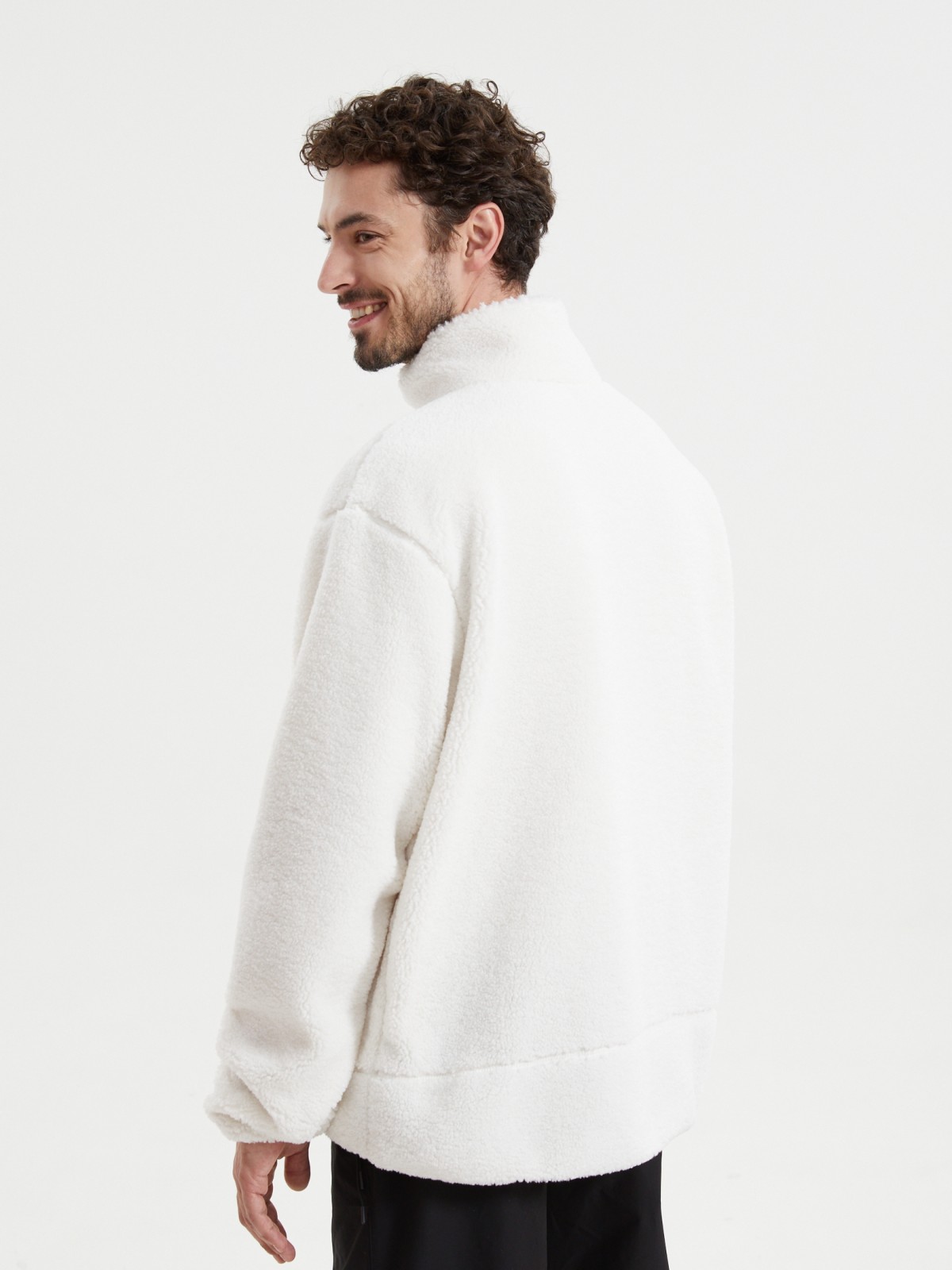 Толстовка из экомеха на молнии с воротником