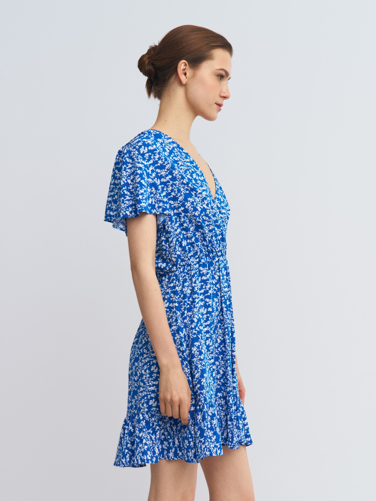 Платье длины мини из вискозы на резинке