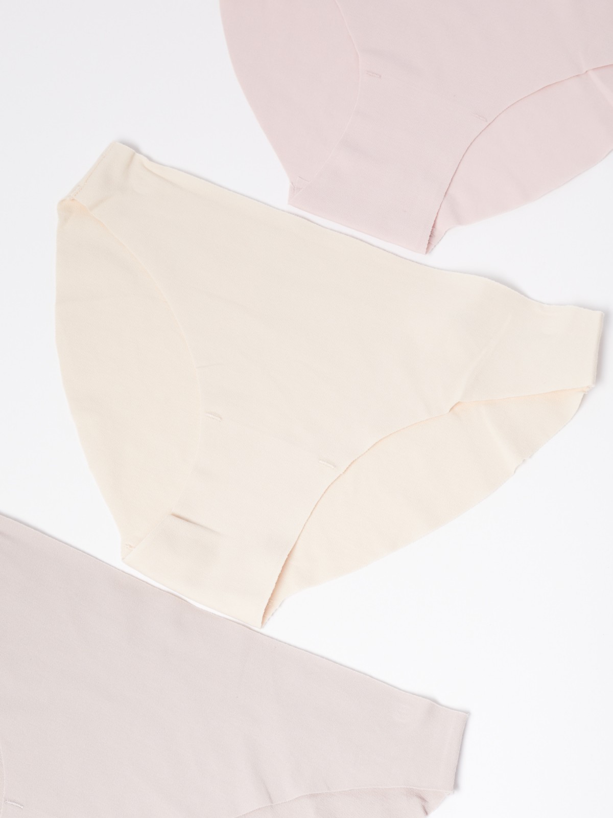 Набор бесшовных трусов (3 шт. в комплекте)