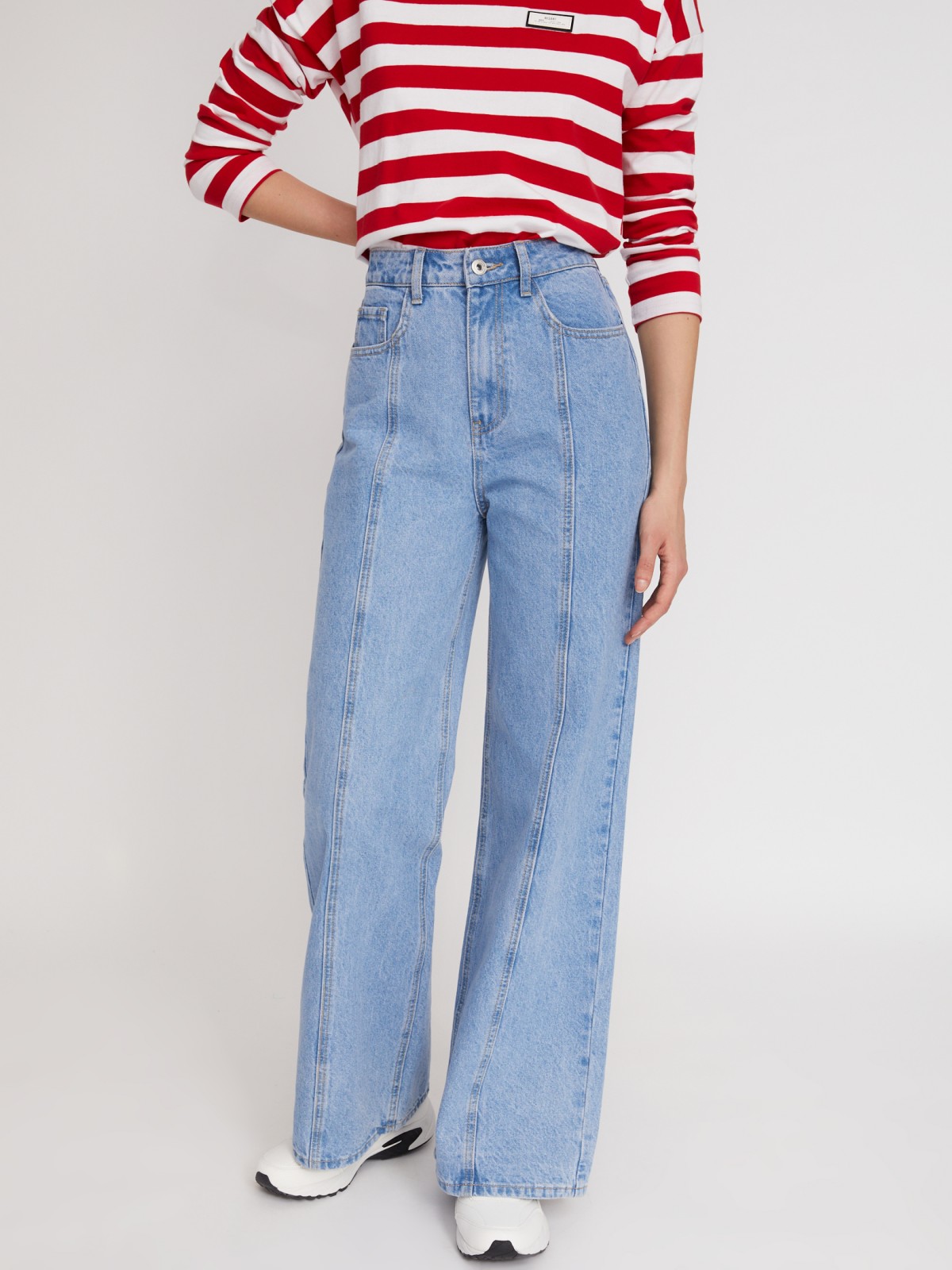 Джинсы силуэта Wide