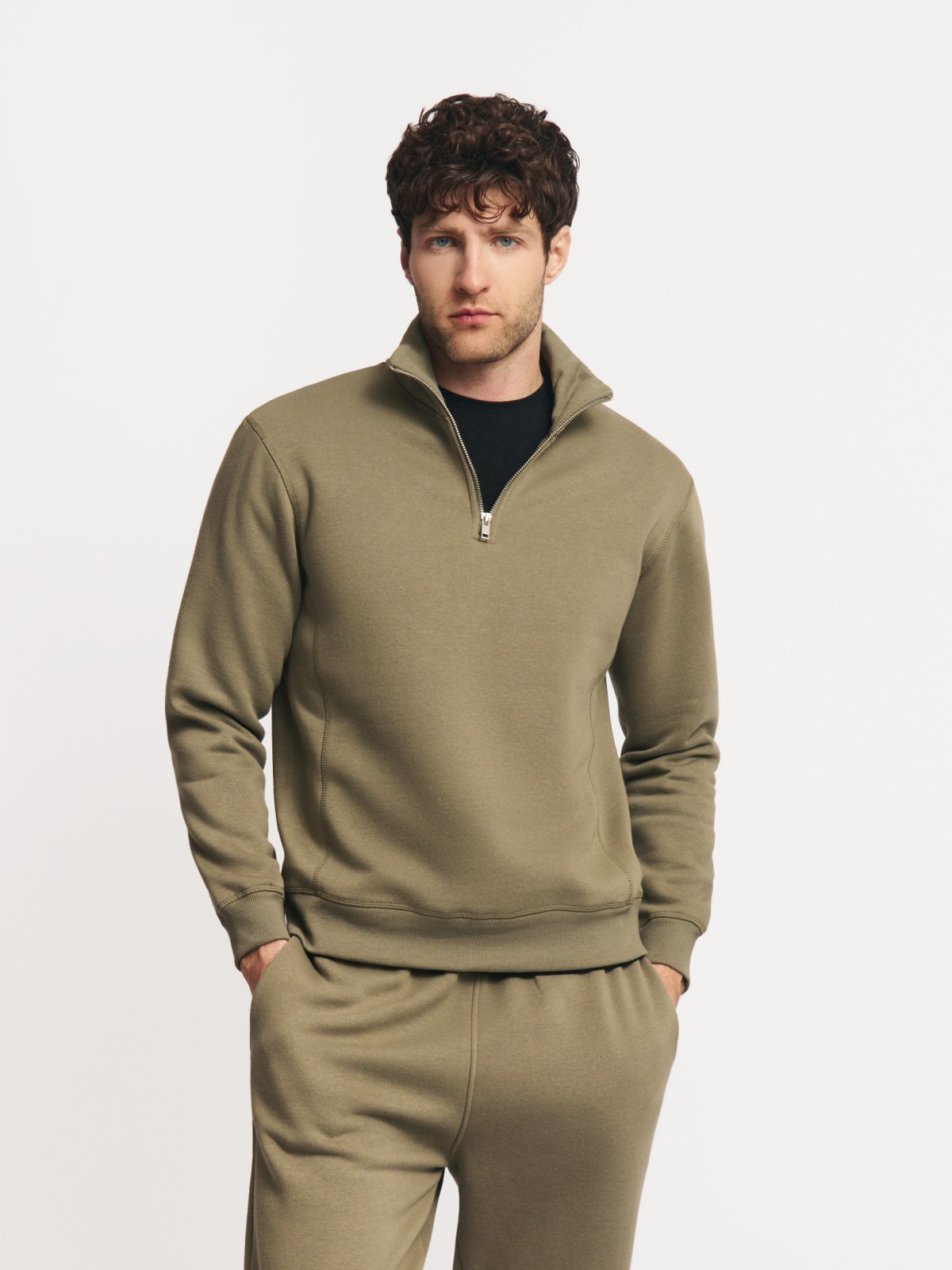 Утеплённый прямой свитшот на молнии с начёсом