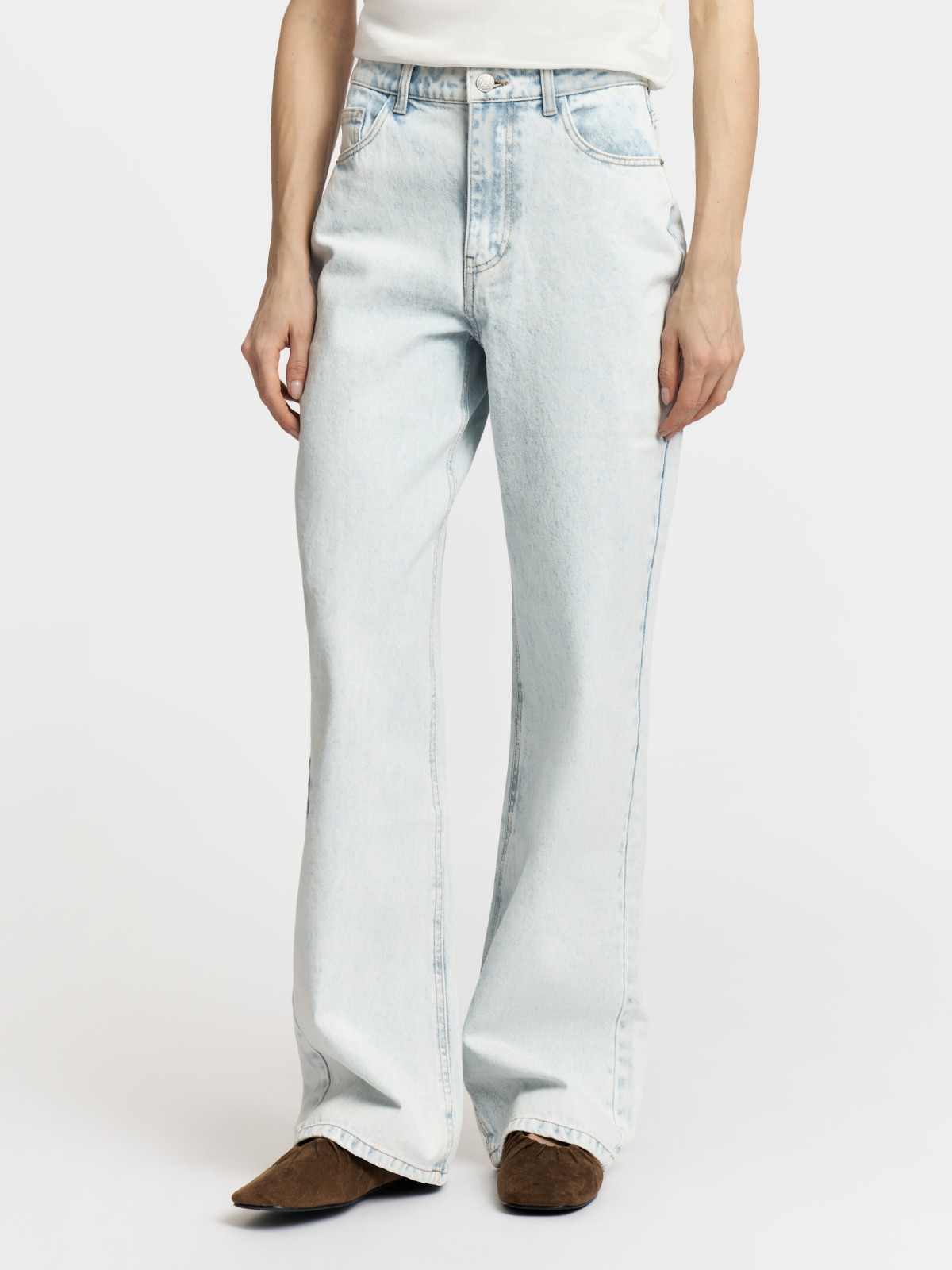 Джинсы прямого силуэта с высокой посадкой