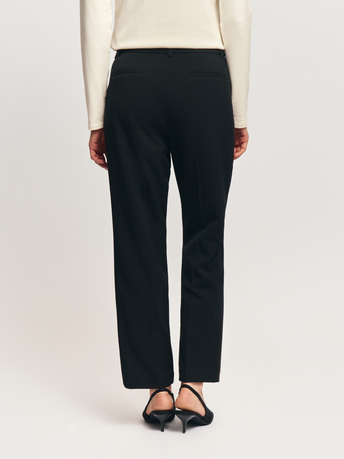 Офисные брюки силуэта Slim