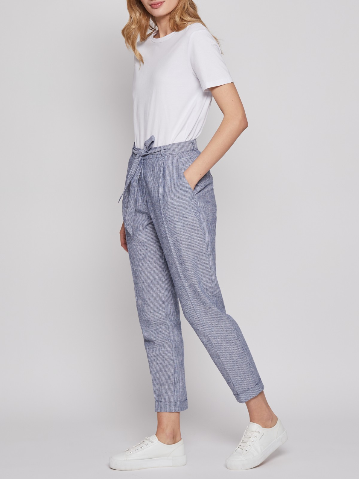 Брюки фасона Carrot с поясом