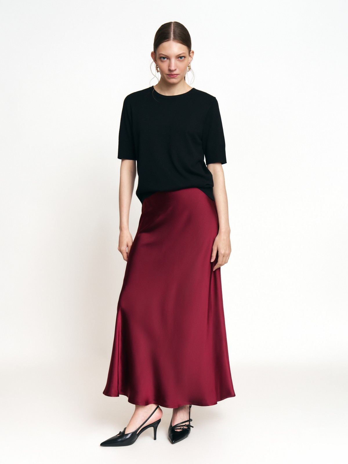 Атласная юбка миди на резинке