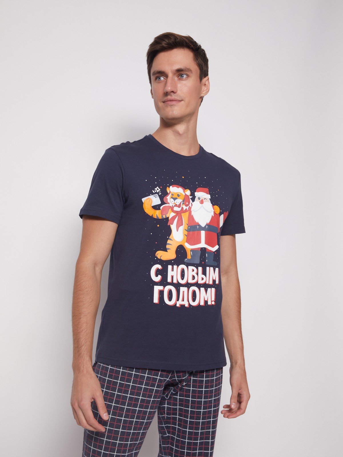 Футболка с новогодним принтом