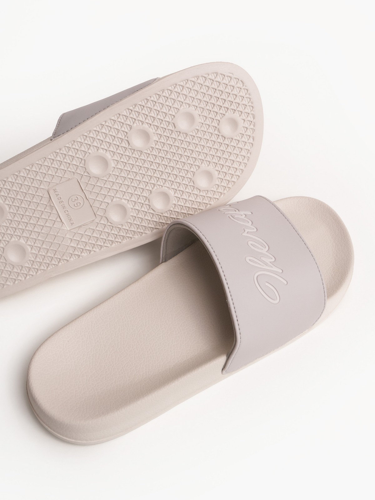 Пляжные шлёпанцы