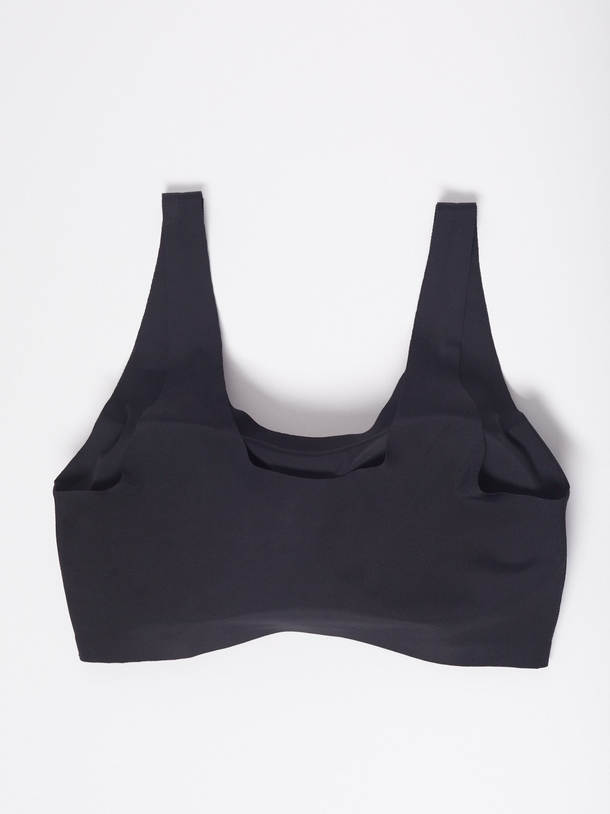 Бесшовный топ на широких бретелях