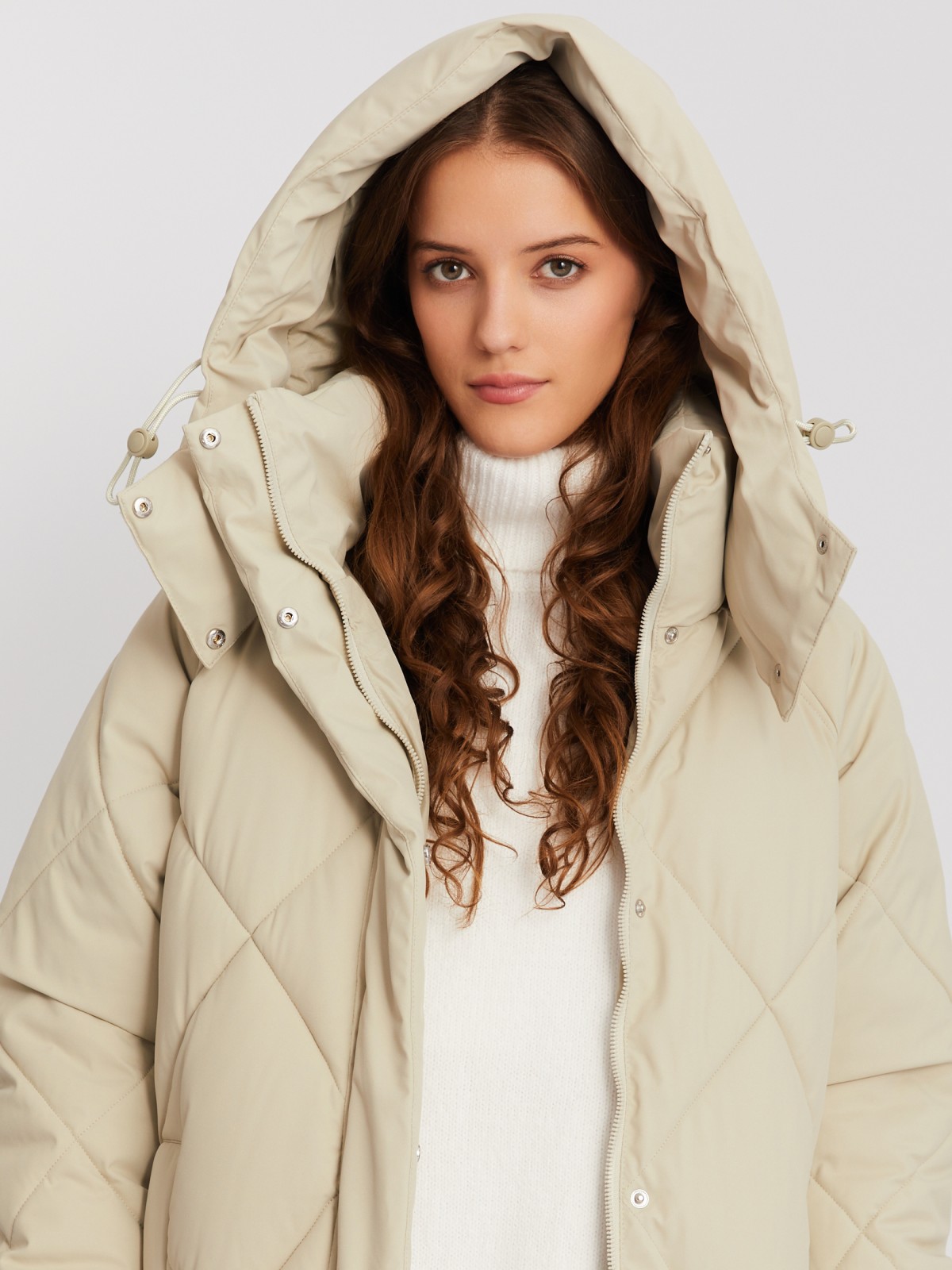 Тёплая стёганая куртка-пальто с капюшоном и поясом zolla 023425272134, цвет бежевый, размер XS - фото 4