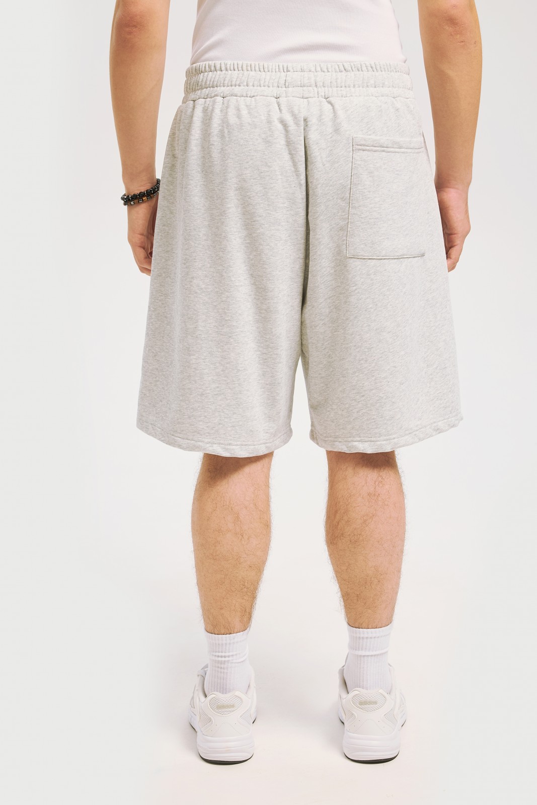 Трикотажные шорты на резинке