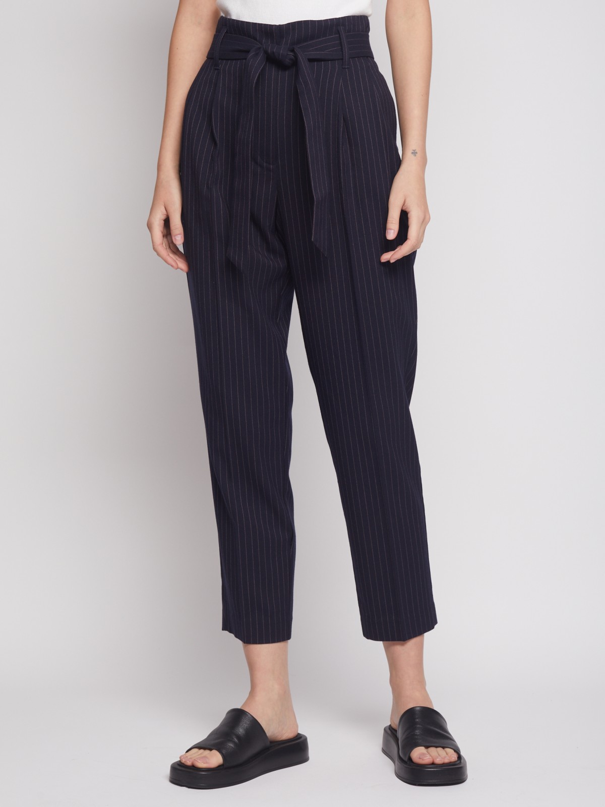 Брюки фасона Carrot с поясом Брюки фасона Carrot с поясом