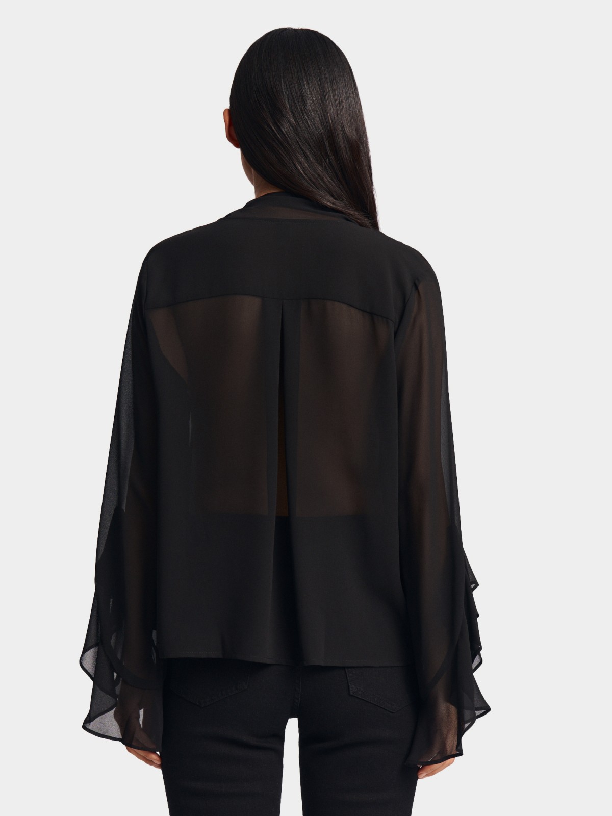 Шифоновая блузка с воланами и бантом