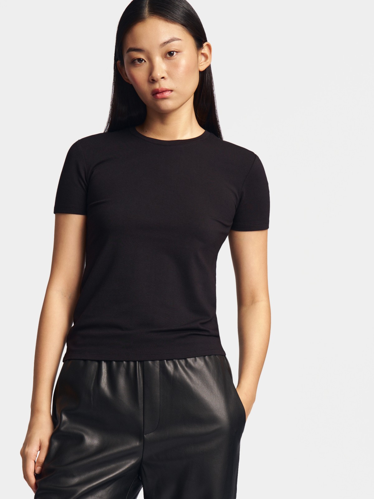 Трикотажная футболка однотонная