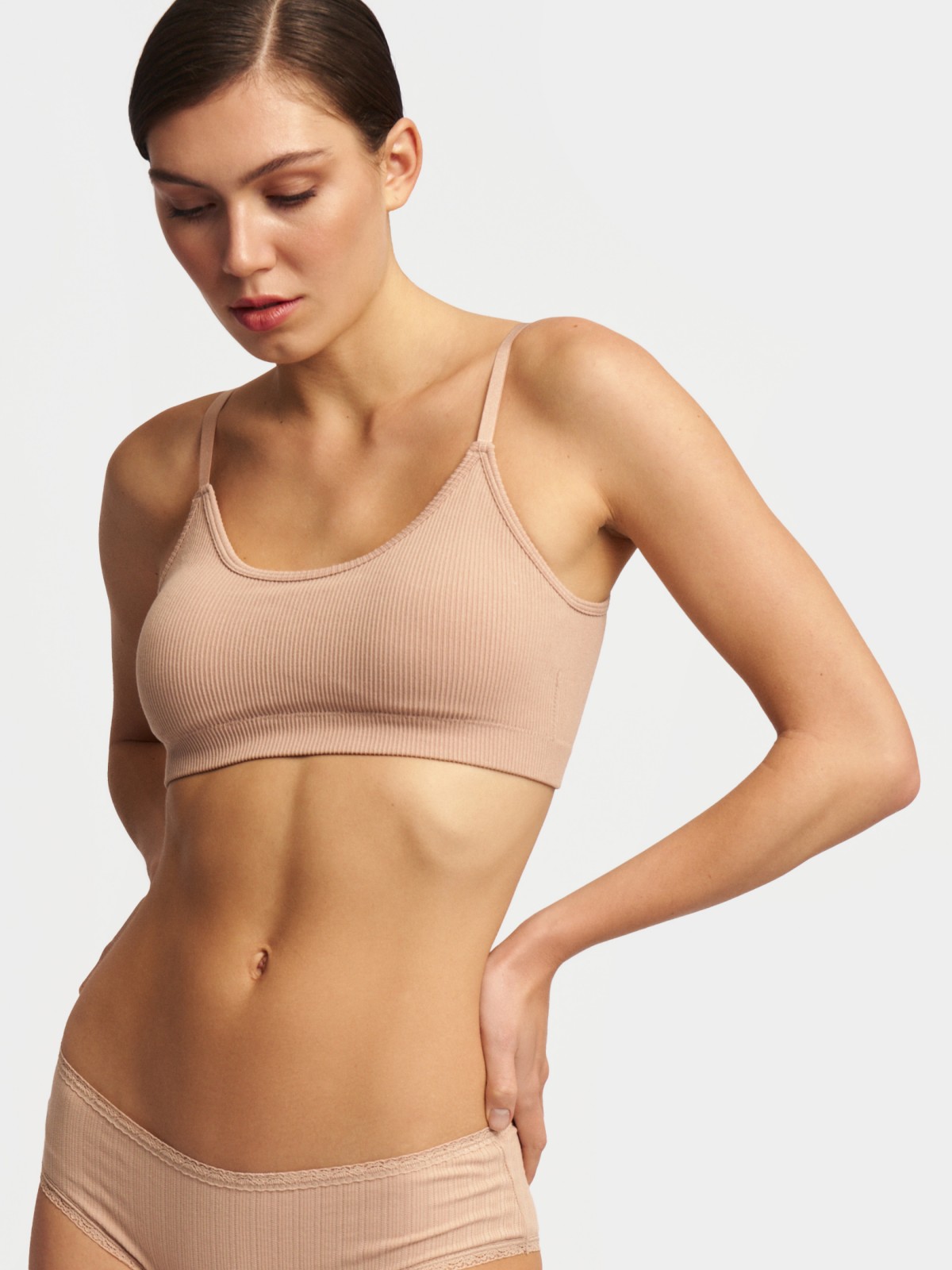 Бельевой бюстгальтер-топ без косточек