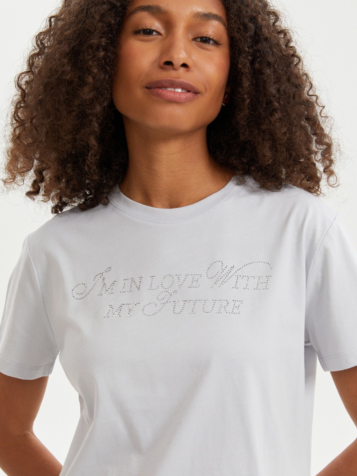 Футболка из хлопка со стразами