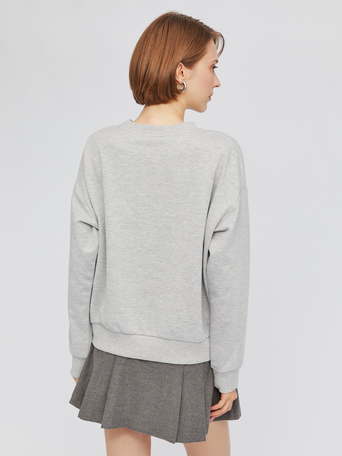 Утеплённый свитшот с принтом в колледж-стиле