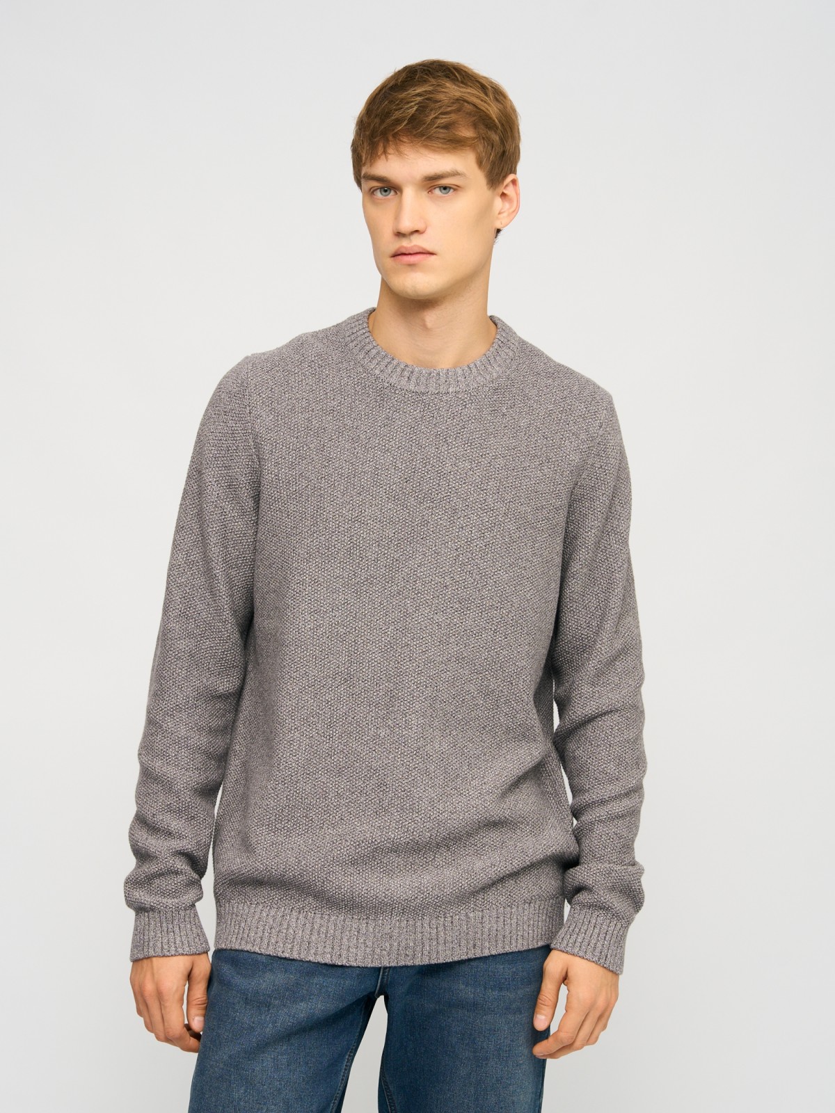 Тонкий вязаный джемпер с длинным рукавом