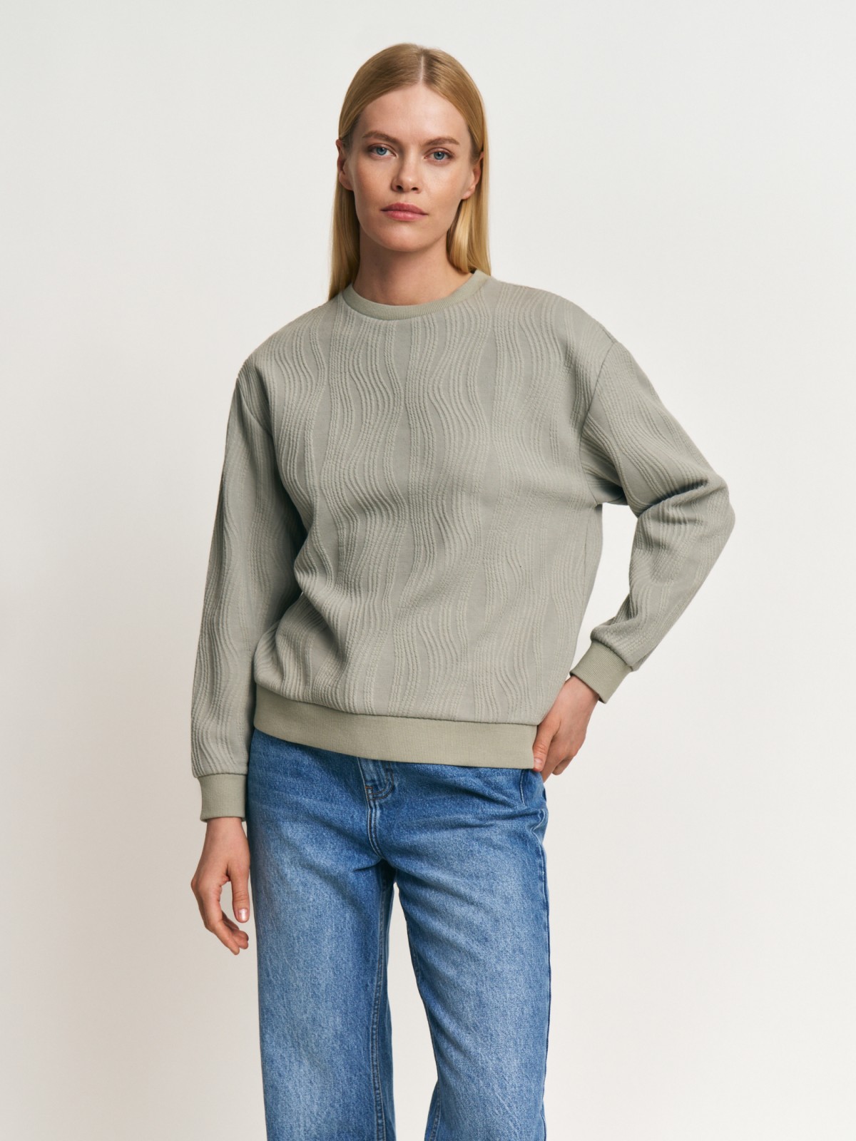 Трикотажный свитшот с фактурным узором