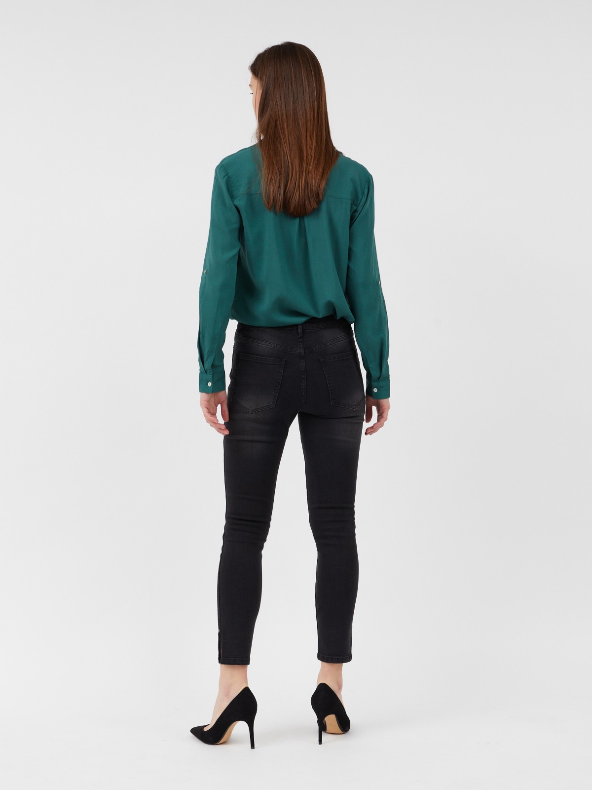 Джинсы силуэта Skinny