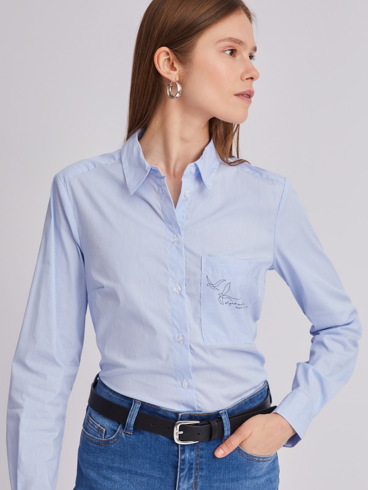 Офисная рубашка прямого силуэта с акцентом на кармане zolla 223311159242, цвет светло-голубой, размер M - фото 3