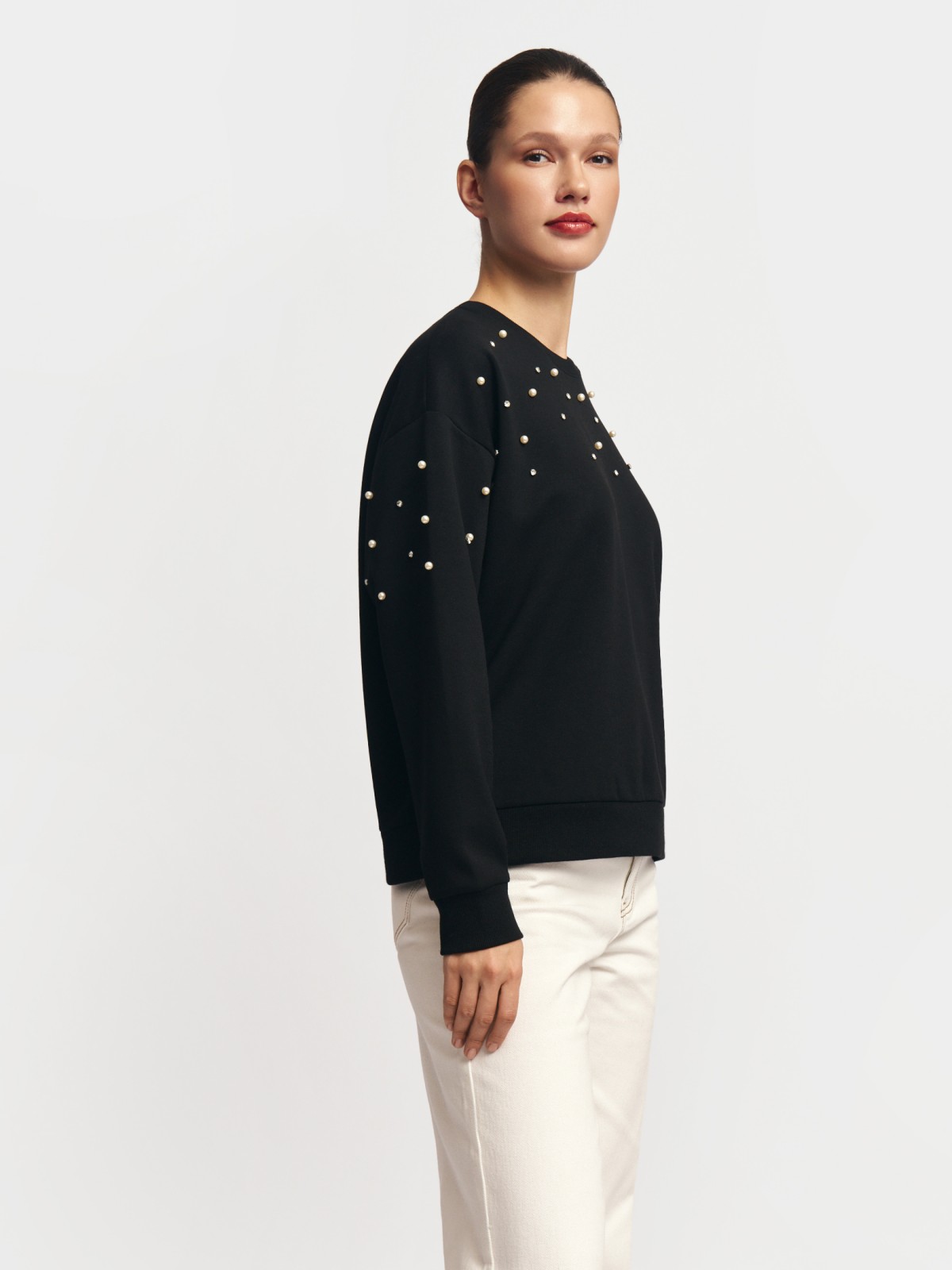 Свитшот расслабленного фасона со стразами