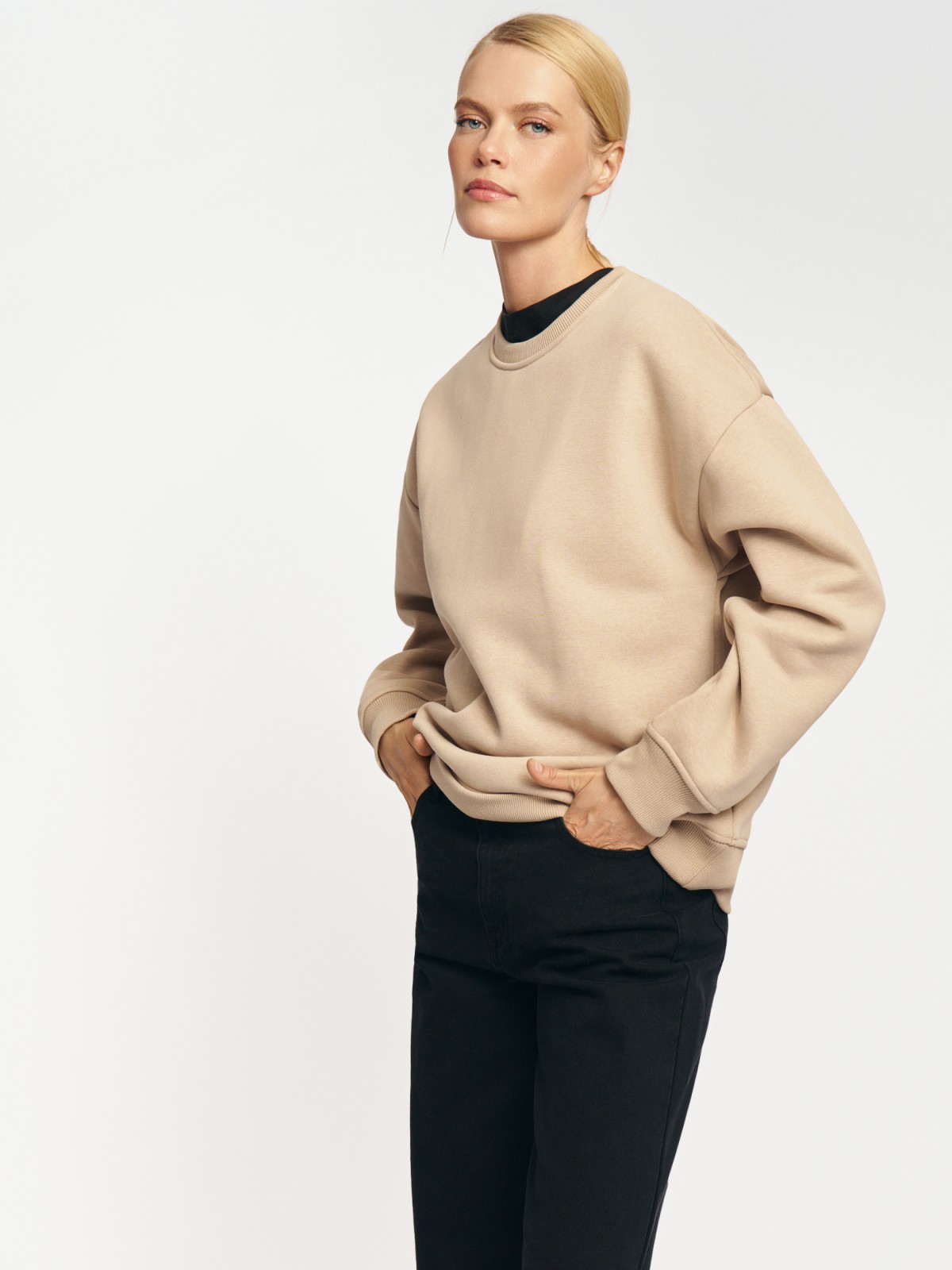 Тёплый трикотажный свитшот с начёсом