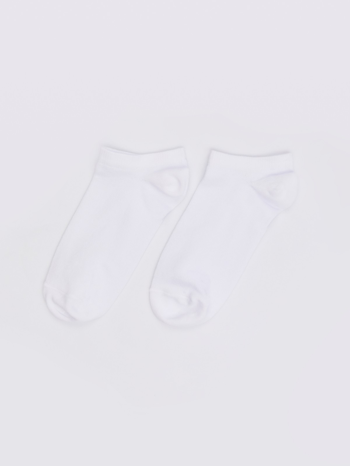 Короткие белые хлопковые носки