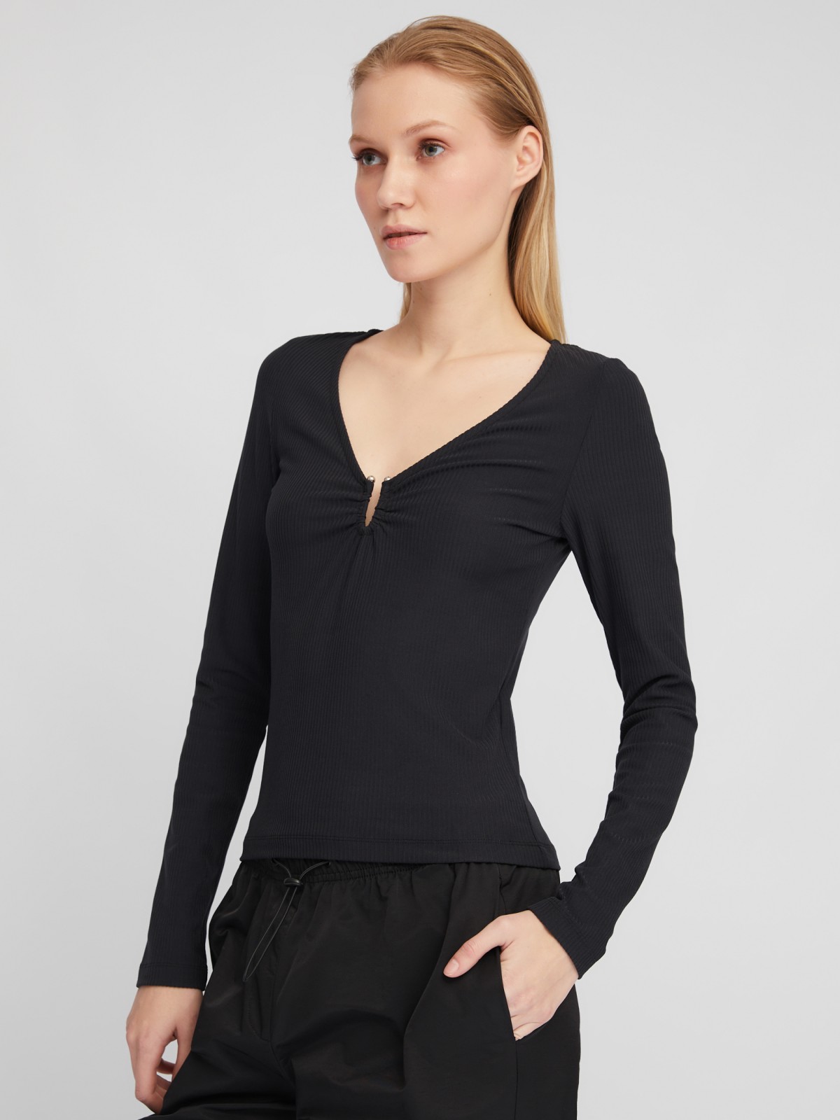 Топ-блузка с акцентным вырезом каре с драпировкой zolla 024113152013, цвет черный, размер XS - фото 3