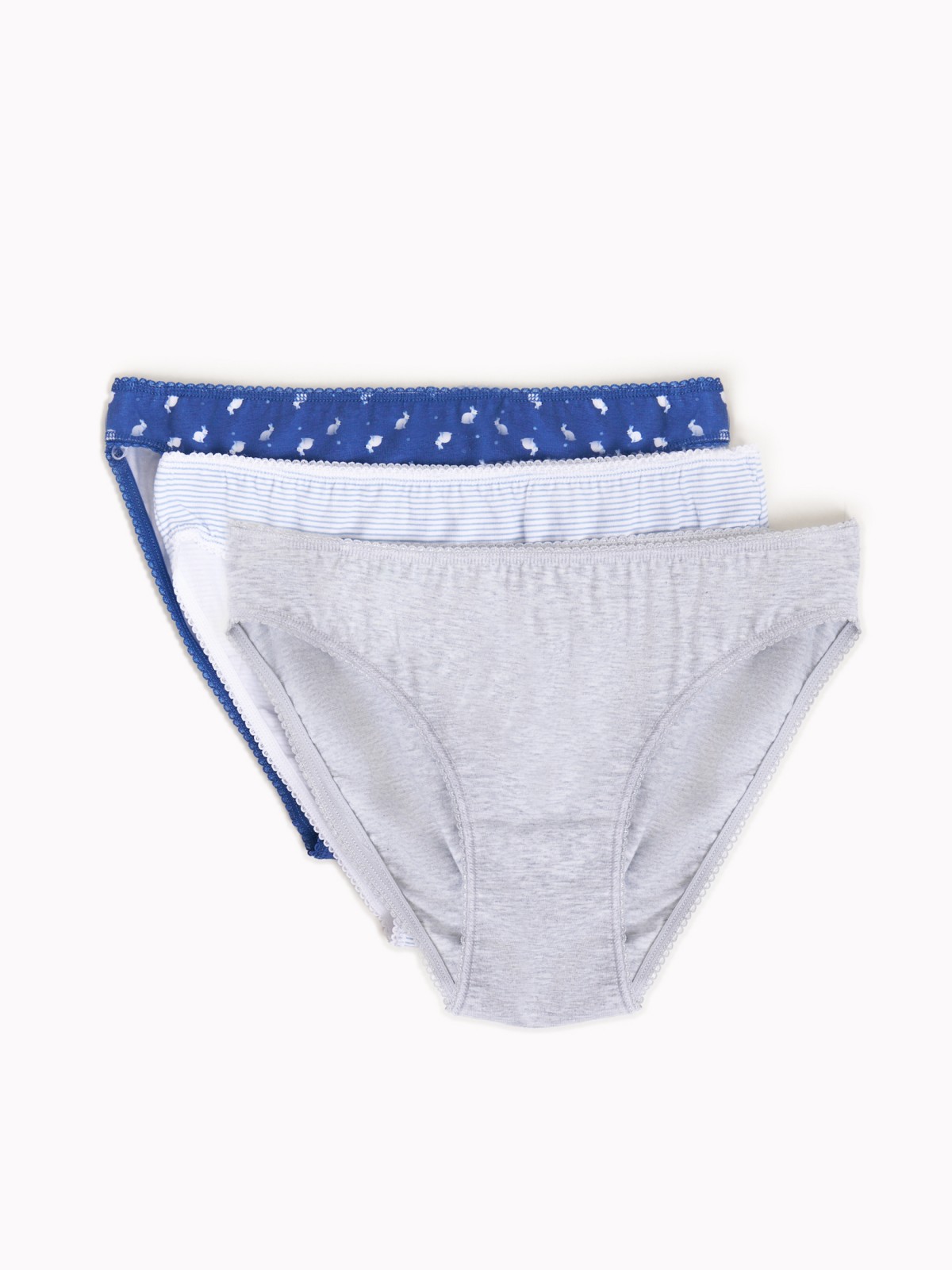 Набор трусов с рисунком 3 шт в комплекте 499₽