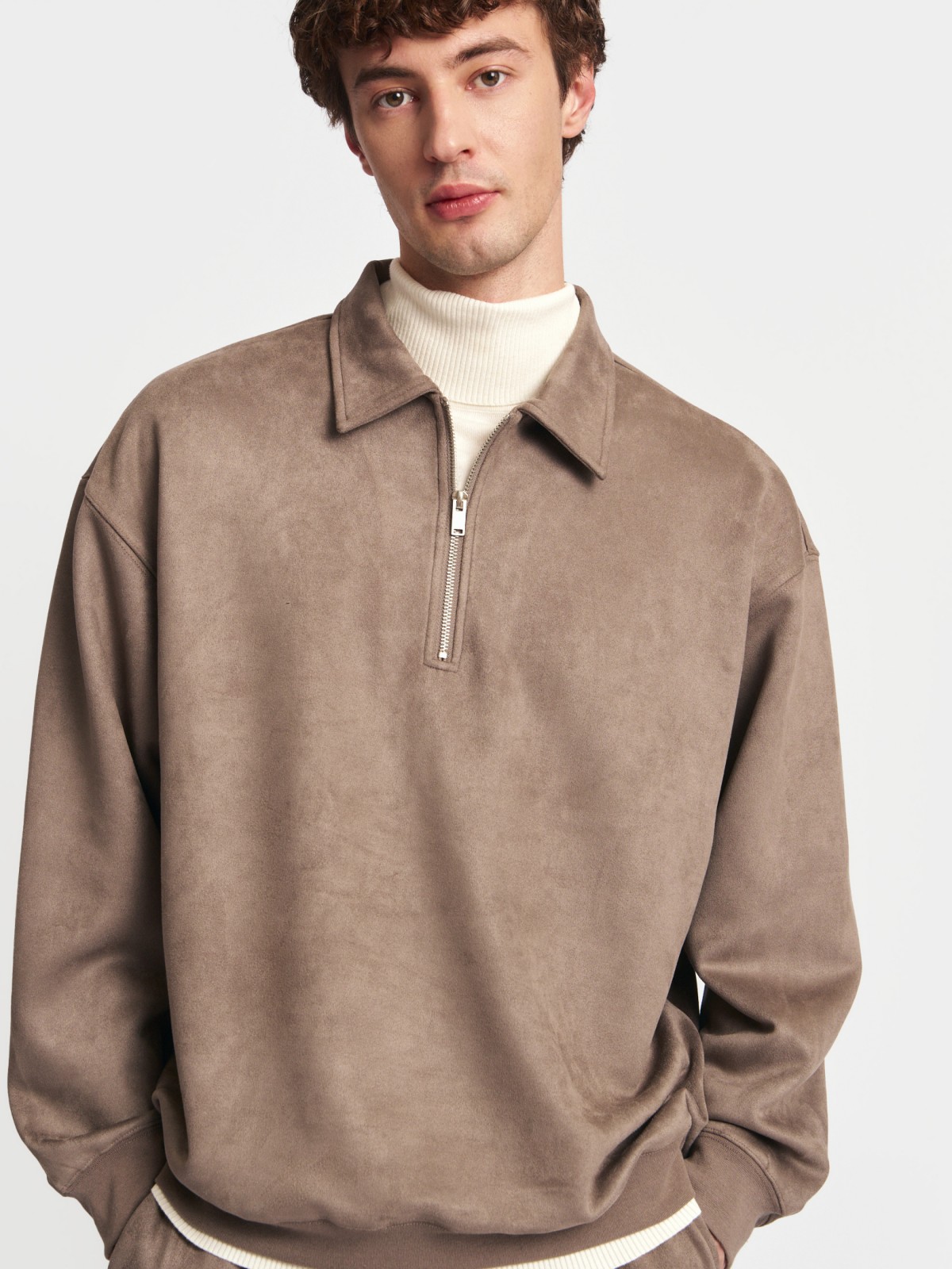 Свитшот из экозамши на молнии