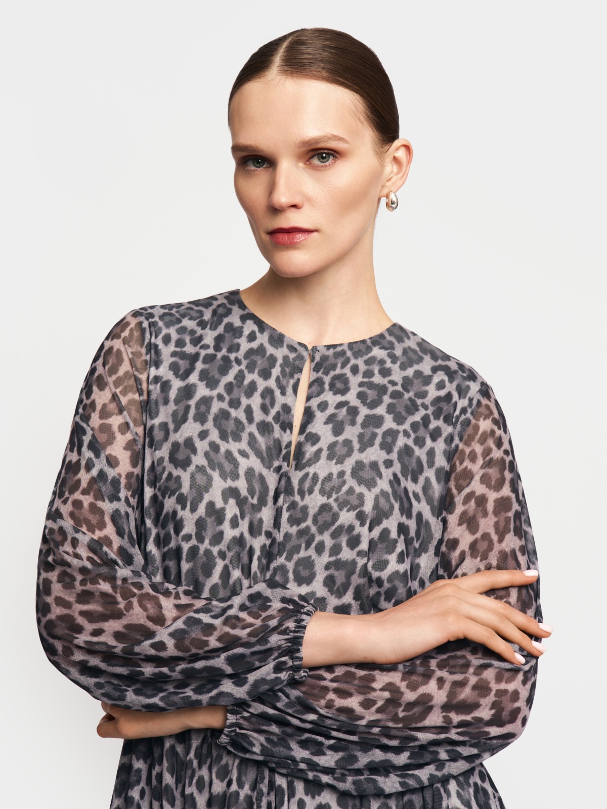 Леопардовое платье мини из сетки на кулиске