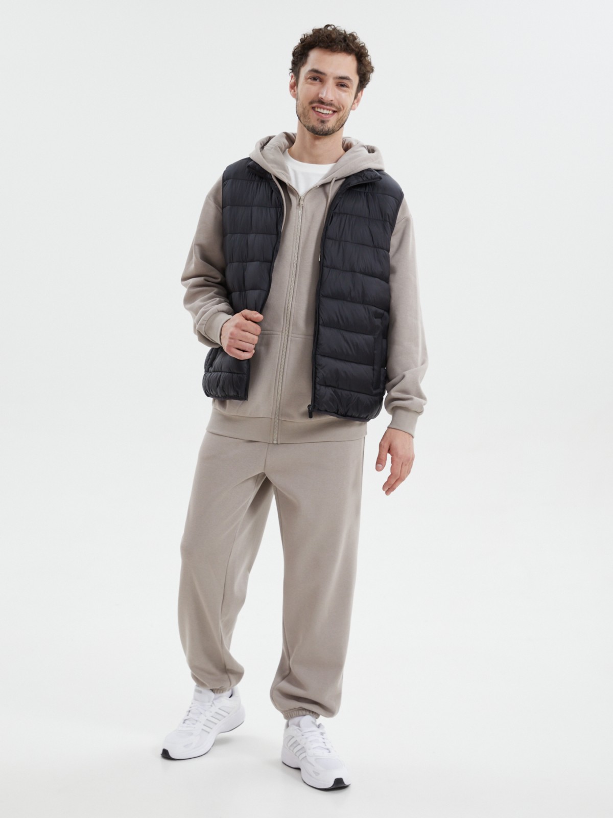 Утеплённый стёганый жилет на молнии