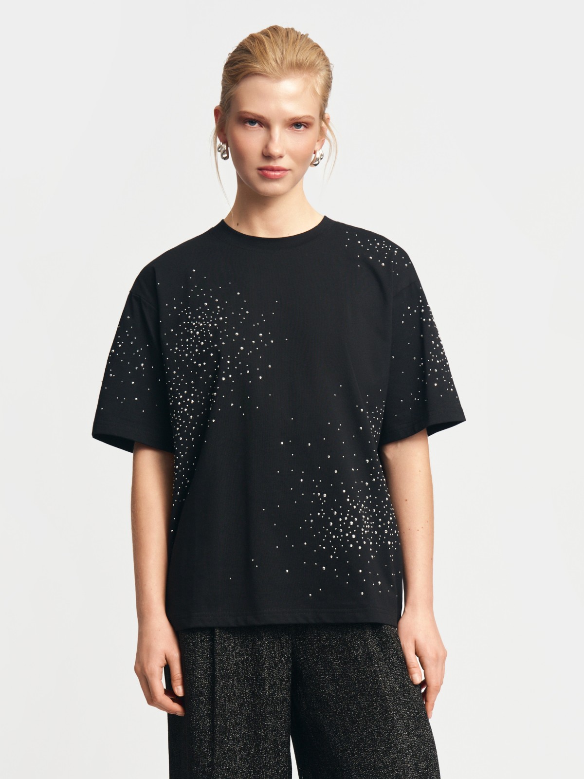 Футболка из хлопка со стразами