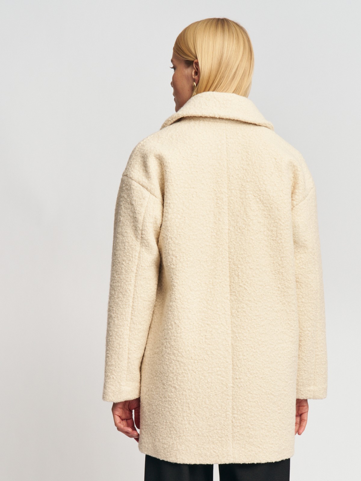 Тёплое двубортное оверсайз пальто